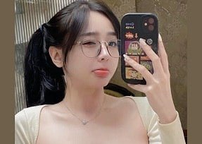 Addison Rae สำรวจศิลปะเพศสัมพันธ์