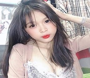 น้องสาวดุพี่ชายของเธอเสมอที่ไม่ได้สวมใส่เสื้อผ้าที่รอบคอบ