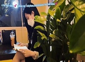 พี่สาวทั้งสองมีความสุขกับเพื่อนบ้าน