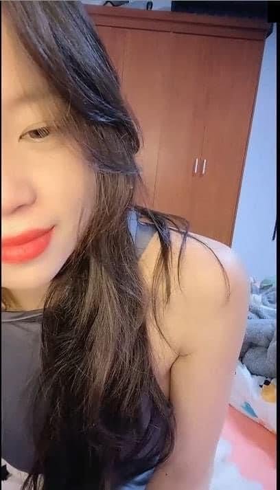 เดินบนเนินเขาฉันจับสาวเซ็กซี่เดินคนเดียวบนเนินเขาร้าง