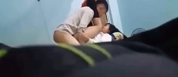 เพลิดเพลินไปกับความสุขของสาวที่ดื้อรั้น