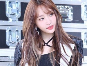 ชายหนุ่มผู้โชคดีเอาชนะน้องสาวของเขาเพื่อรับใช้การนวดร่างกายที่สวยงามและร้อนแรง