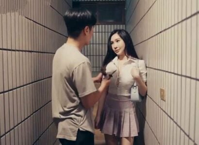เลขานุการของฉันไปที่โรงแรมพร้อมกับลูกค้าเพื่อลงนามในสัญญา
